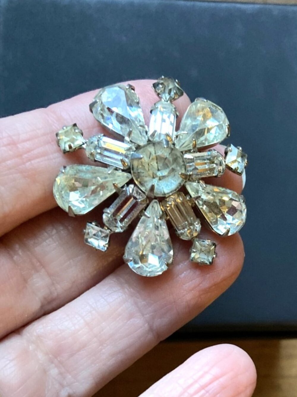 Brilliant Sherman flower or star brooch - Picture 3 of 5